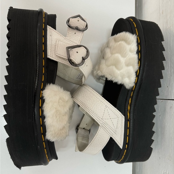 Dr Martens White Voss Quad Fluffy Sandals Sz 8 - Picture 4 of 9